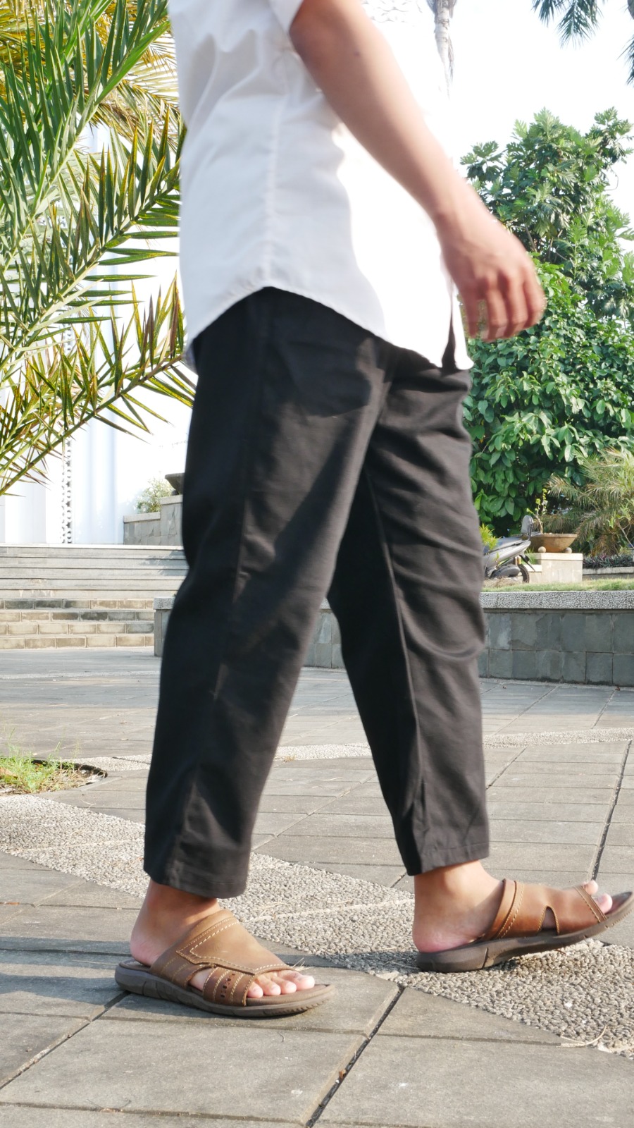 Hitam.jpeg